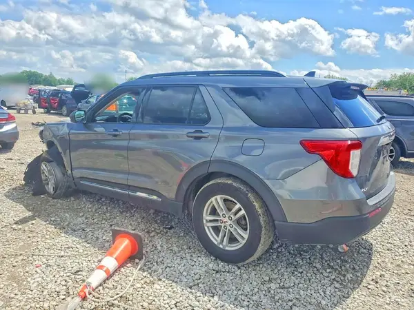 1FMSK8DH2MGA65670 2021 FORD EXPLORER - Image 2