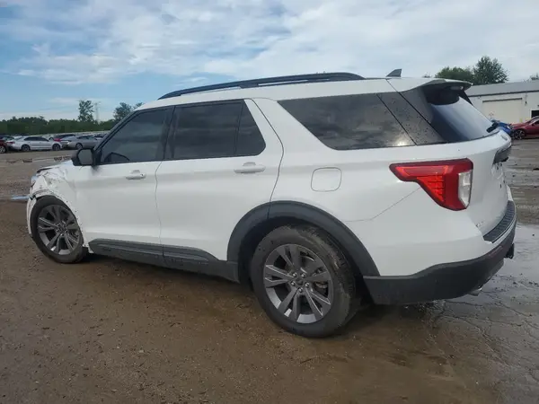1FMSK8DH2MGC35297 2021 FORD EXPLORER - Image 2
