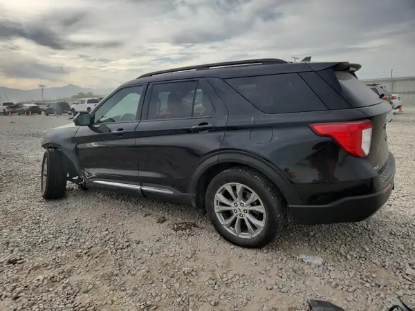 1FMSK8DH2NGA18351 2022 FORD EXPLORER - Image 2