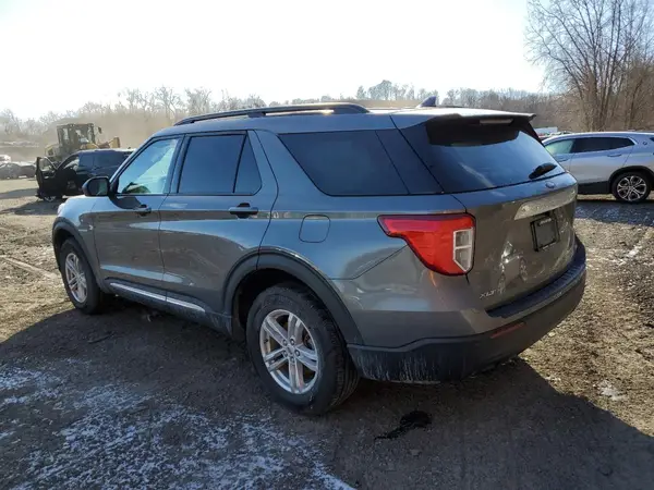 1FMSK8DH2NGB68685 2022 FORD EXPLORER - Image 2