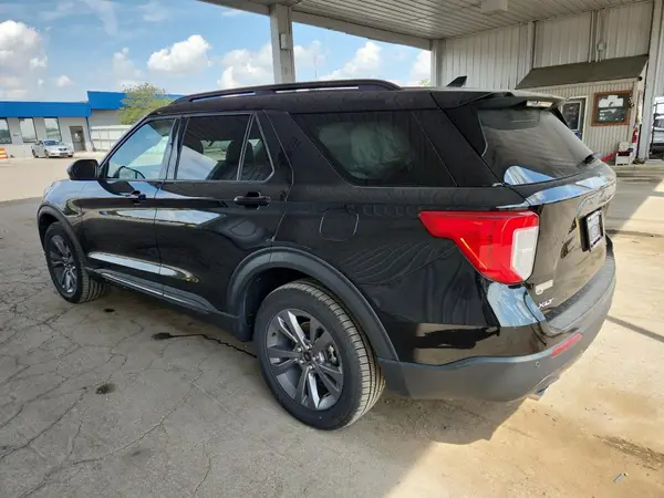 1FMSK8DH2NGB96275 2022 FORD EXPLORER - Image 2