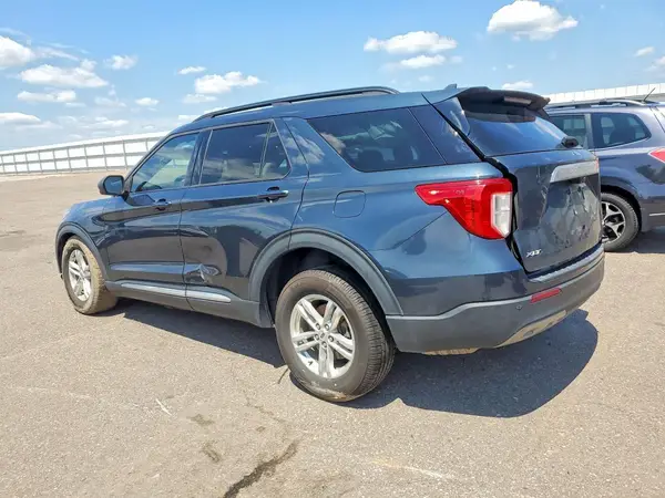 1FMSK8DH2NGC00504 2022 FORD EXPLORER - Image 2
