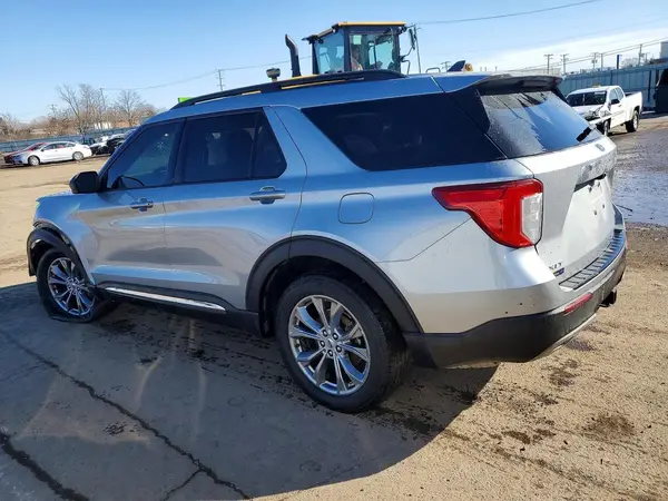 1FMSK8DH2NGC05850 2022 FORD EXPLORER - Image 2