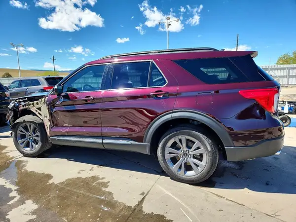 1FMSK8DH2NGC31056 2022 FORD EXPLORER - Image 2