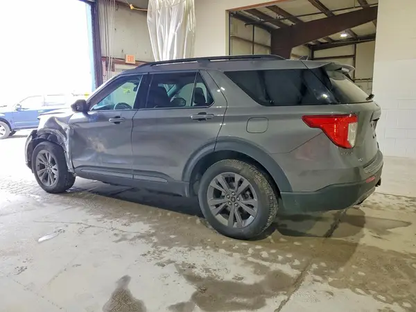1FMSK8DH2NGC49816 2022 FORD EXPLORER - Image 2