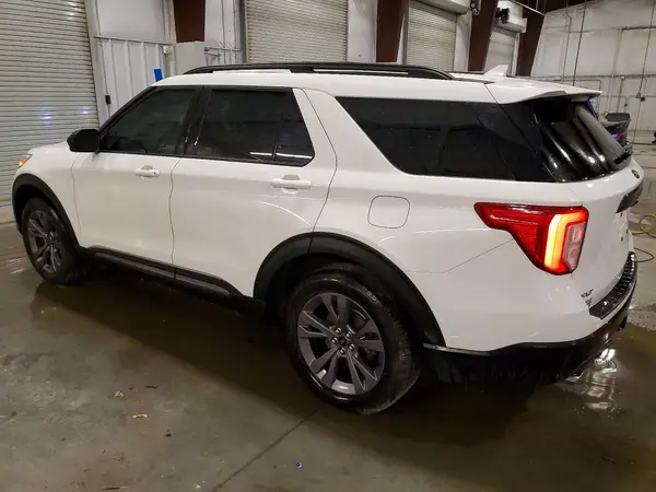 1FMSK8DH2PGA15789 2023 FORD EXPLORER - Image 2