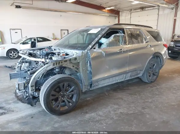 1FMSK8DH2PGB92150 2023 FORD EXPLORER - Image 2