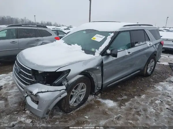 1FMSK8DH2RGA80127 2024 FORD EXPLORER - Image 2
