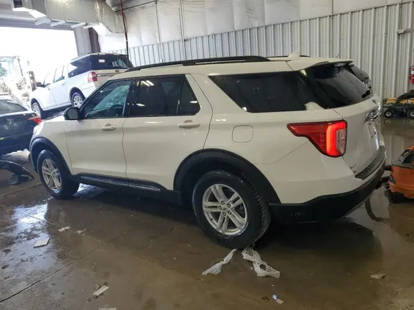 1FMSK8DH3MGA80856 2021 FORD EXPLORER - Image 2