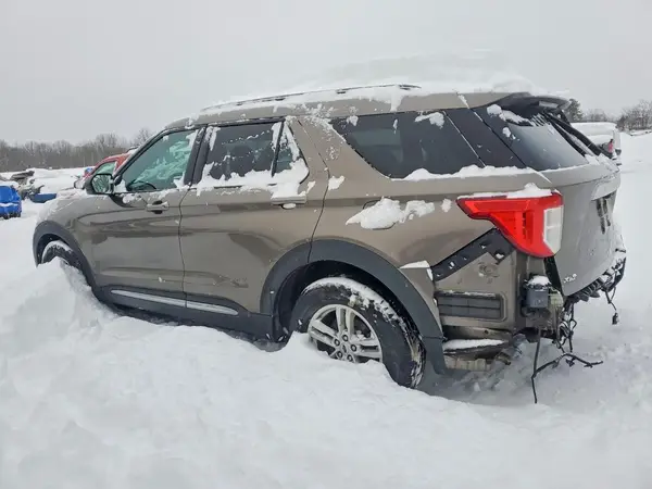 1FMSK8DH3MGB22426 2021 FORD EXPLORER - Image 2