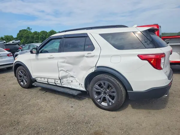 1FMSK8DH3NGA21470 2022 FORD EXPLORER - Image 2