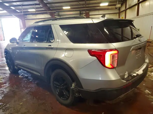 1FMSK8DH3NGA38415 2022 FORD EXPLORER - Image 2