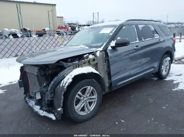 1FMSK8DH4NGA44501 2022 FORD EXPLORER - Image 2