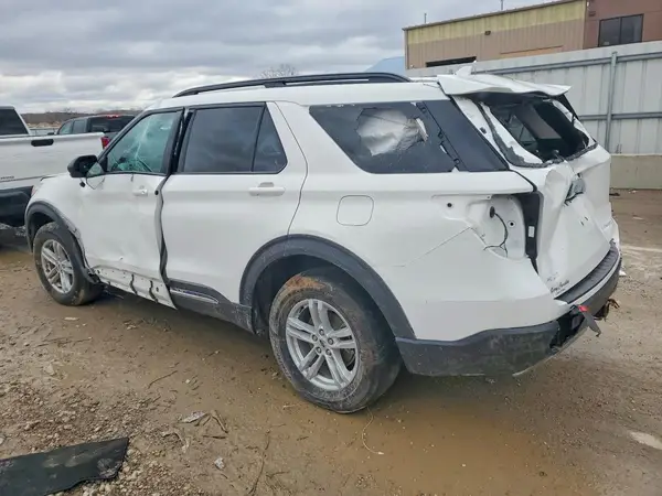 1FMSK8DH4NGB25689 2022 FORD EXPLORER - Image 2