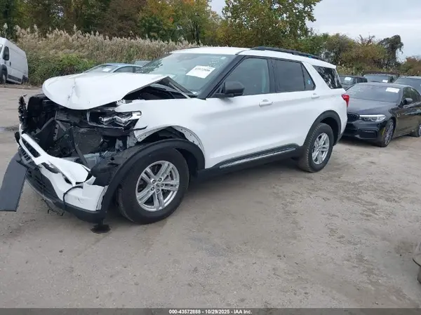 1FMSK8DH5NGA78785 2022 FORD EXPLORER - Image 2