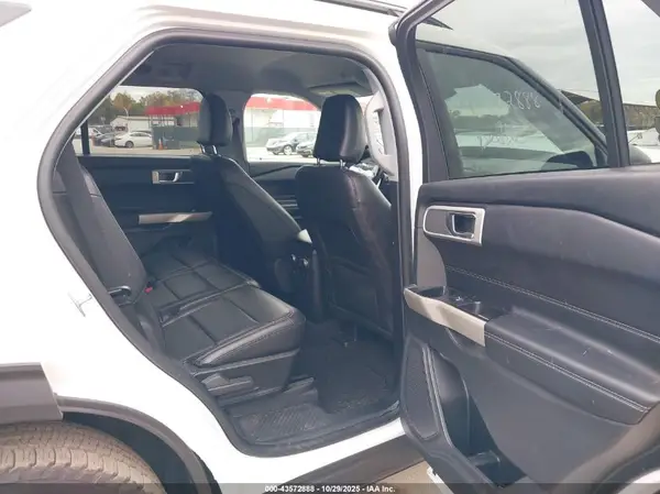 1FMSK8DH5NGA78785 2022 FORD EXPLORER - Image 8