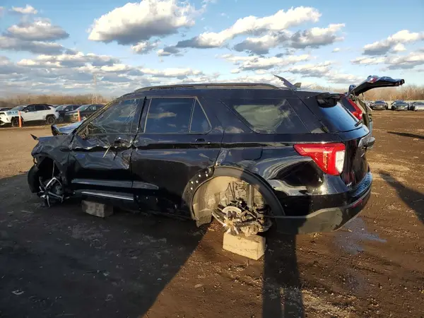 1FMSK8DH5NGB08366 2022 FORD EXPLORER - Image 2