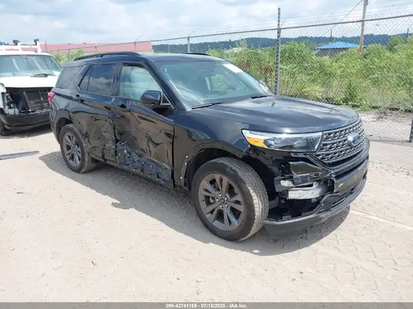 1FMSK8DH5NGC31312 2022 FORD EXPLORER - Image 1