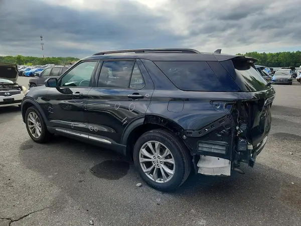 1FMSK8DH6MGC28563 2021 FORD EXPLORER - Image 2