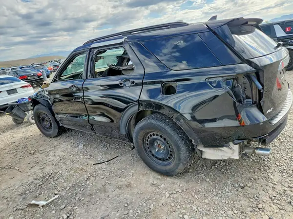 1FMSK8DH6MGC40101 2021 FORD EXPLORER - Image 2