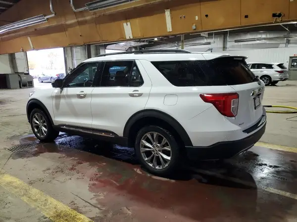 1FMSK8DH6NGB20008 2022 FORD EXPLORER - Image 2