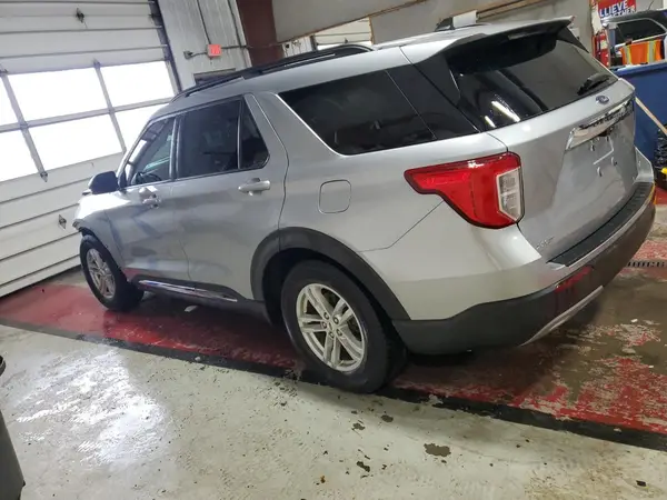 1FMSK8DH6NGC38933 2022 FORD EXPLORER - Image 2
