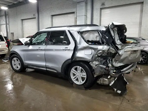 1FMSK8DH6RGA32159 2024 FORD EXPLORER - Image 2