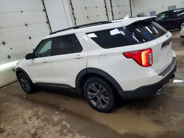 1FMSK8DH7NGB72800 2022 FORD EXPLORER - Image 2