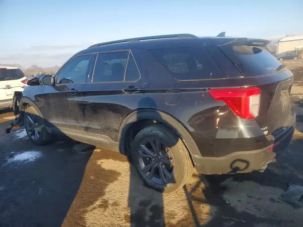 1FMSK8DH8NGC34592 2022 FORD EXPLORER - Image 2