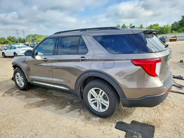 1FMSK8DH9MGA57842 2021 FORD EXPLORER - Image 2