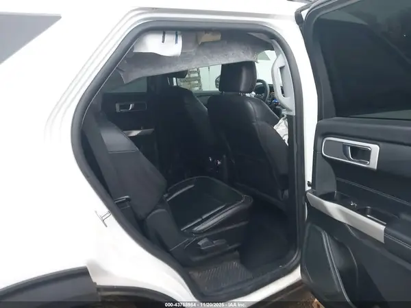 1FMSK8DH9MGA61888 2021 FORD EXPLORER - Image 8