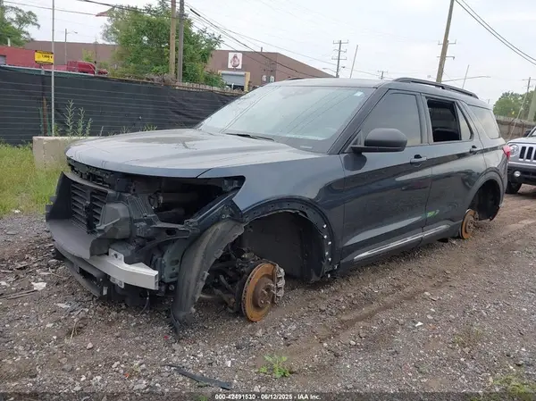 1FMSK8DH9NGA04754 2022 FORD EXPLORER - Image 2