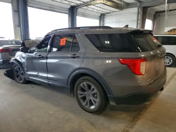 1FMSK8DH9NGA13485 2022 FORD EXPLORER - Image 2
