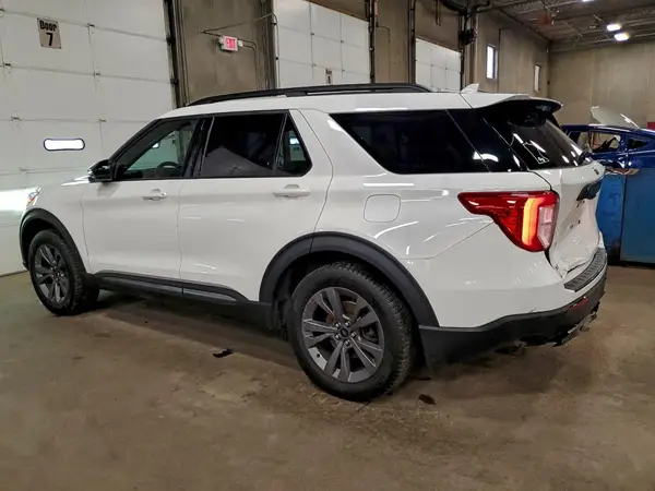 1FMSK8DH9NGA29752 2022 FORD EXPLORER - Image 2