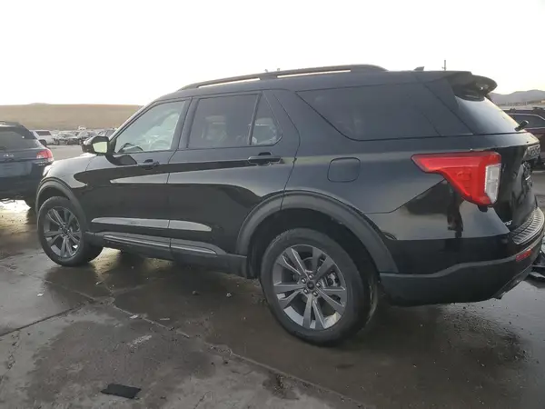1FMSK8DH9NGA83908 2022 FORD EXPLORER - Image 2