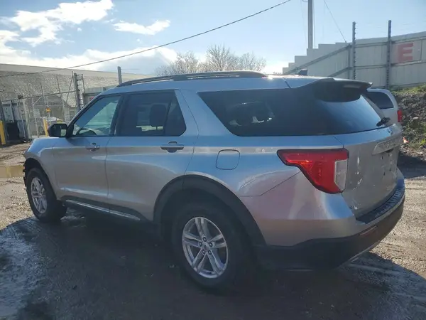 1FMSK8DH9NGB15918 2022 FORD EXPLORER - Image 2