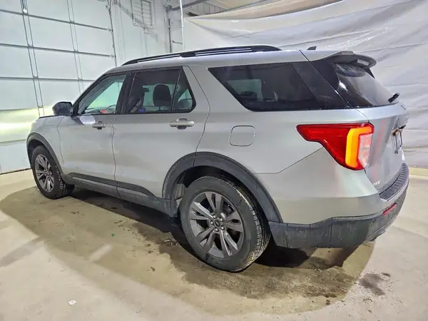 1FMSK8DH9NGB65704 2022 FORD EXPLORER - Image 2