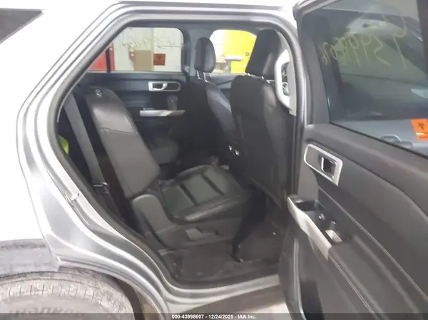 1FMSK8DH9NGC17865 2022 FORD EXPLORER - Image 8