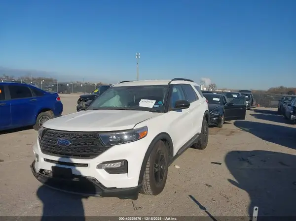 1FMSK8DHXNGB11716 2022 FORD EXPLORER - Image 2