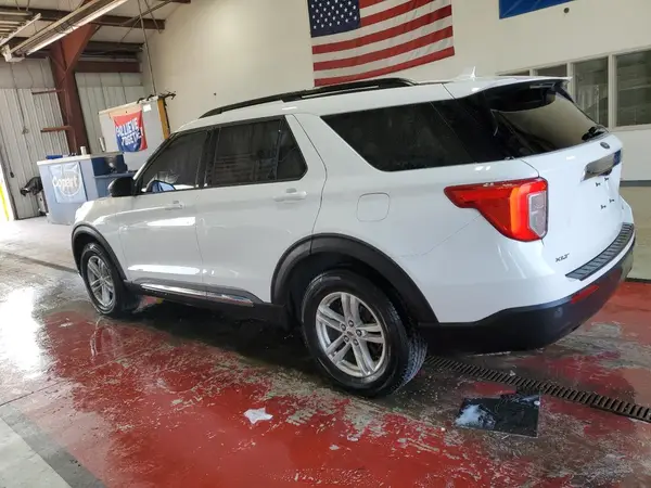 1FMSK8DHXNGB97576 2022 FORD EXPLORER - Image 2