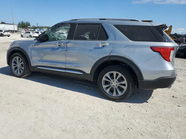 1FMSK8FH1NGB78427 2022 FORD EXPLORER - Image 2