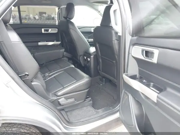 1FMSK8FH1RGA28064 2024 FORD EXPLORER - Image 8