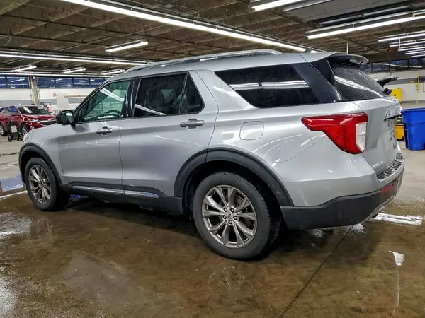 1FMSK8FH2NGA30061 2022 FORD EXPLORER - Image 2