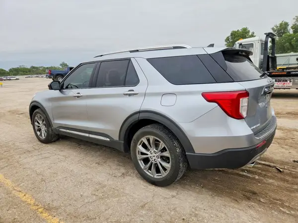 1FMSK8FH3NGB19296 2022 FORD EXPLORER - Image 2