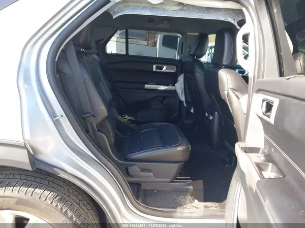 1FMSK8FH4NGB90247 2022 FORD EXPLORER - Image 8