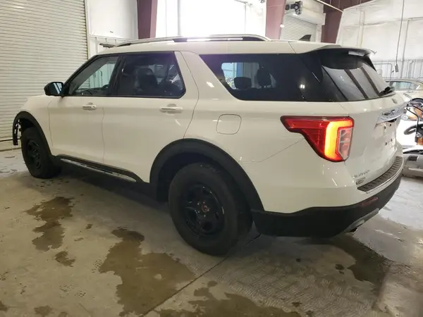 1FMSK8FH8NGA52632 2022 FORD EXPLORER - Image 2