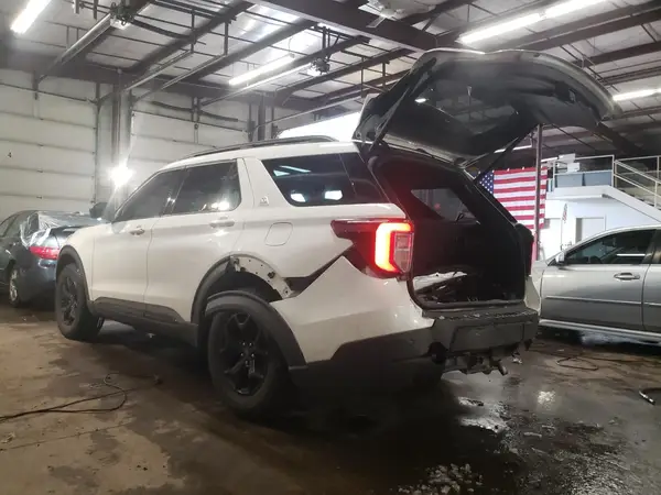 1FMSK8JH0NGA12102 2022 FORD EXPLORER - Image 2