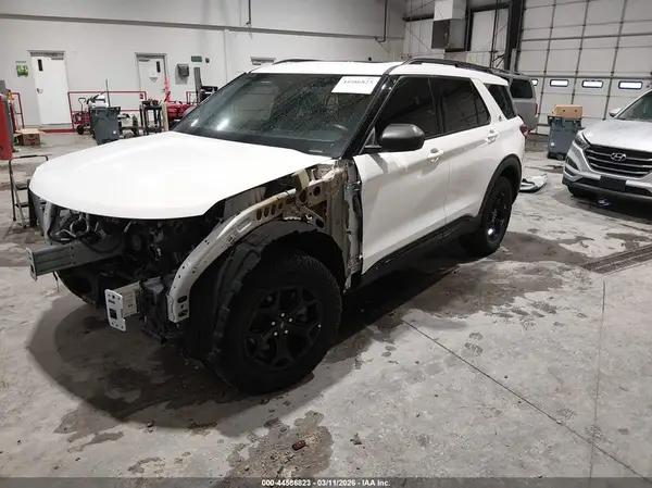 1FMSK8JH1NGC15239 2022 FORD EXPLORER - Image 2