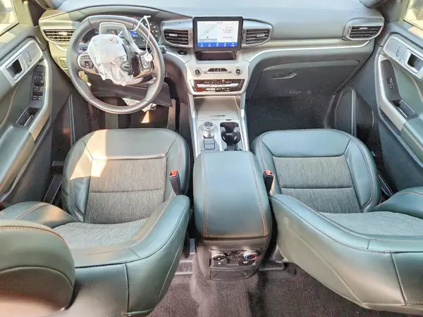 2023 FORD EXPLORER auction photo 8