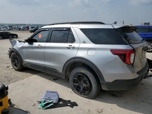 1FMSK8JH2NGC50453 2022 FORD EXPLORER - Image 2